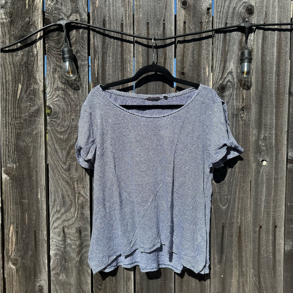 Athleta Zaphyr Blue and White Linen Stripe Short Sleeve top cutout sleeves XL